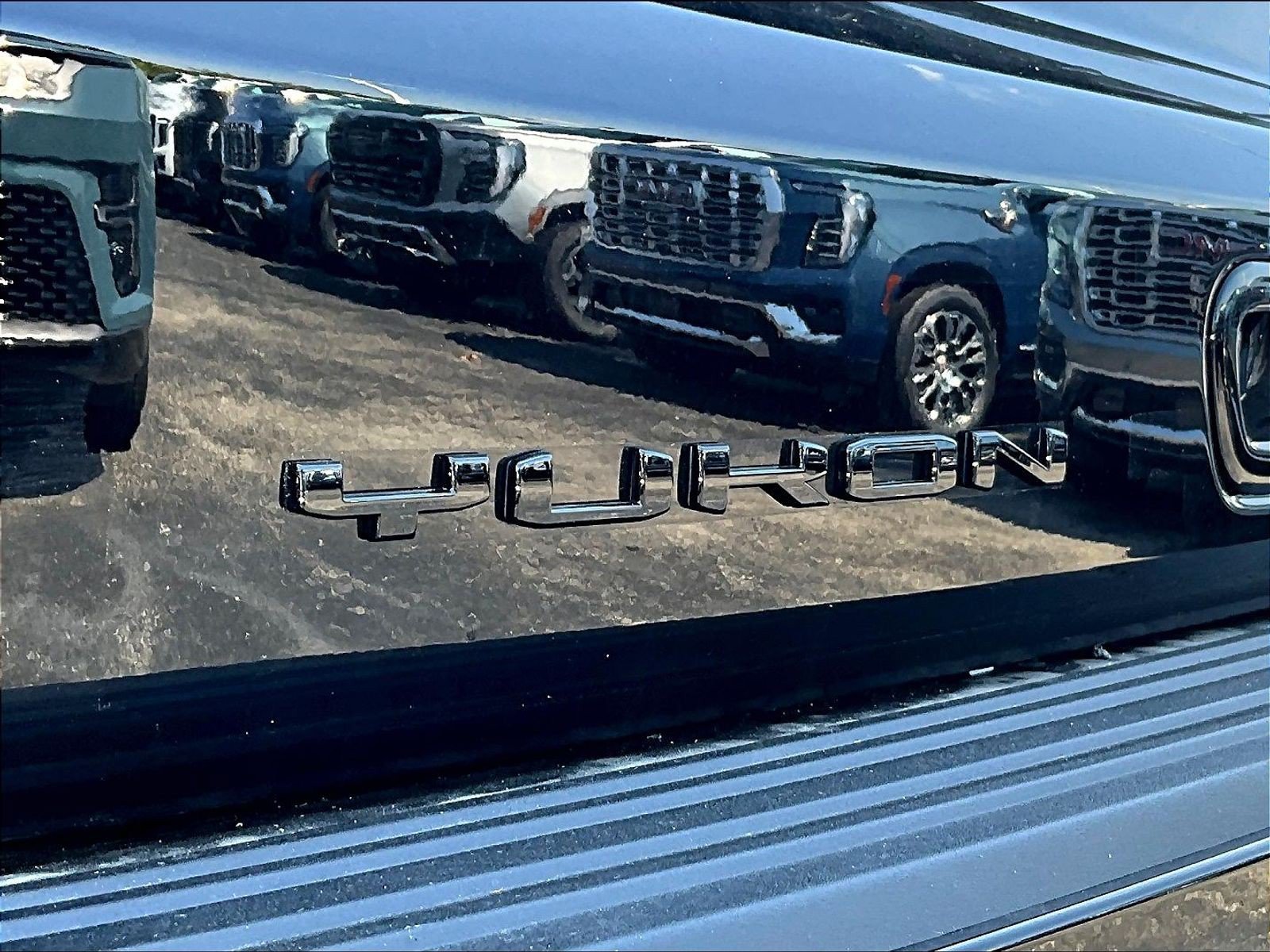 New 2026 GMC Yukon XL AT4 Ultimate AWD/4WD image 14