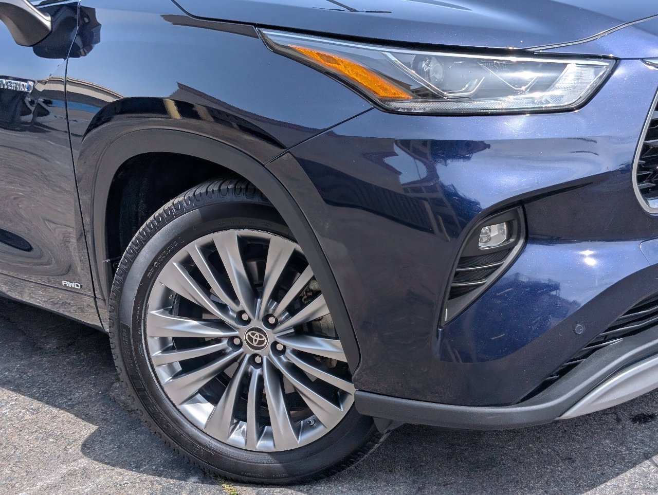 Used 2021 Toyota Highlander Platinum AWD/4WD image 11