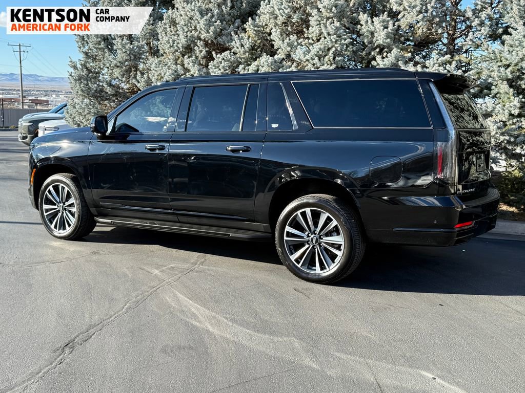 Used 2025 Cadillac Escalade ESV Sport image 5