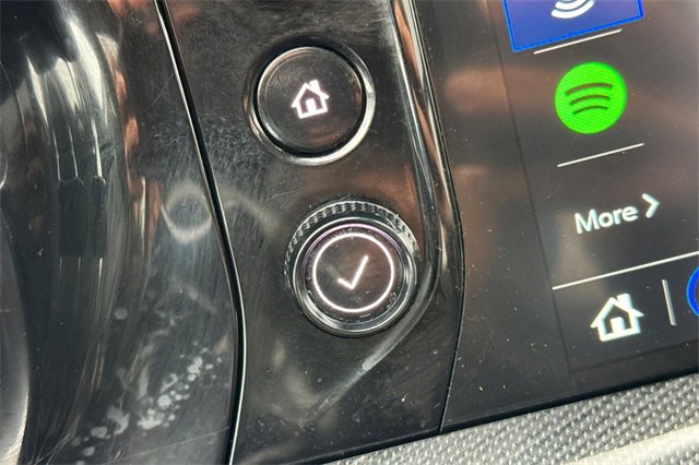 Used 2022 Buick Envision Essence w/ Sport Touring Package image 32