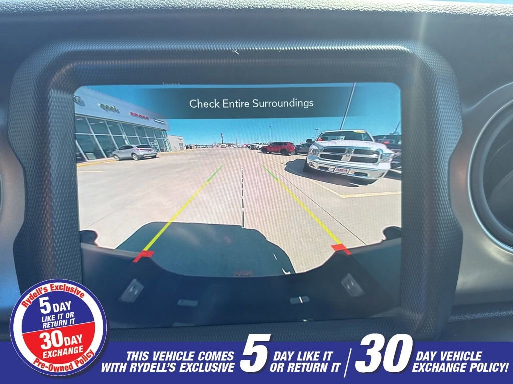 Used 2021 Jeep Gladiator Willys AWD/4WD image 7