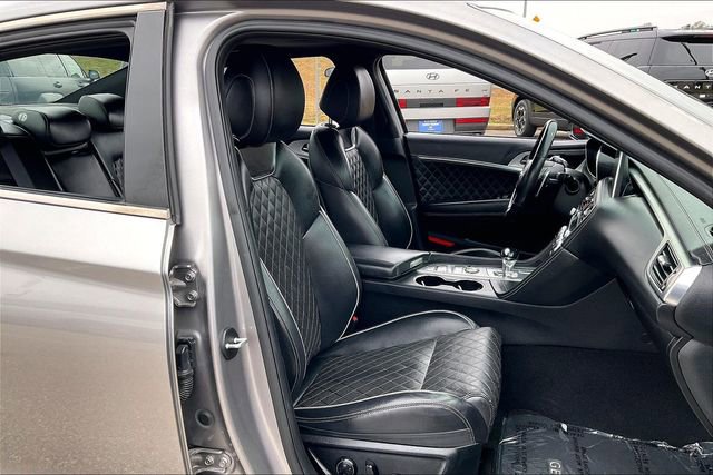 Certified 2021 Genesis G70 3.3T image 7