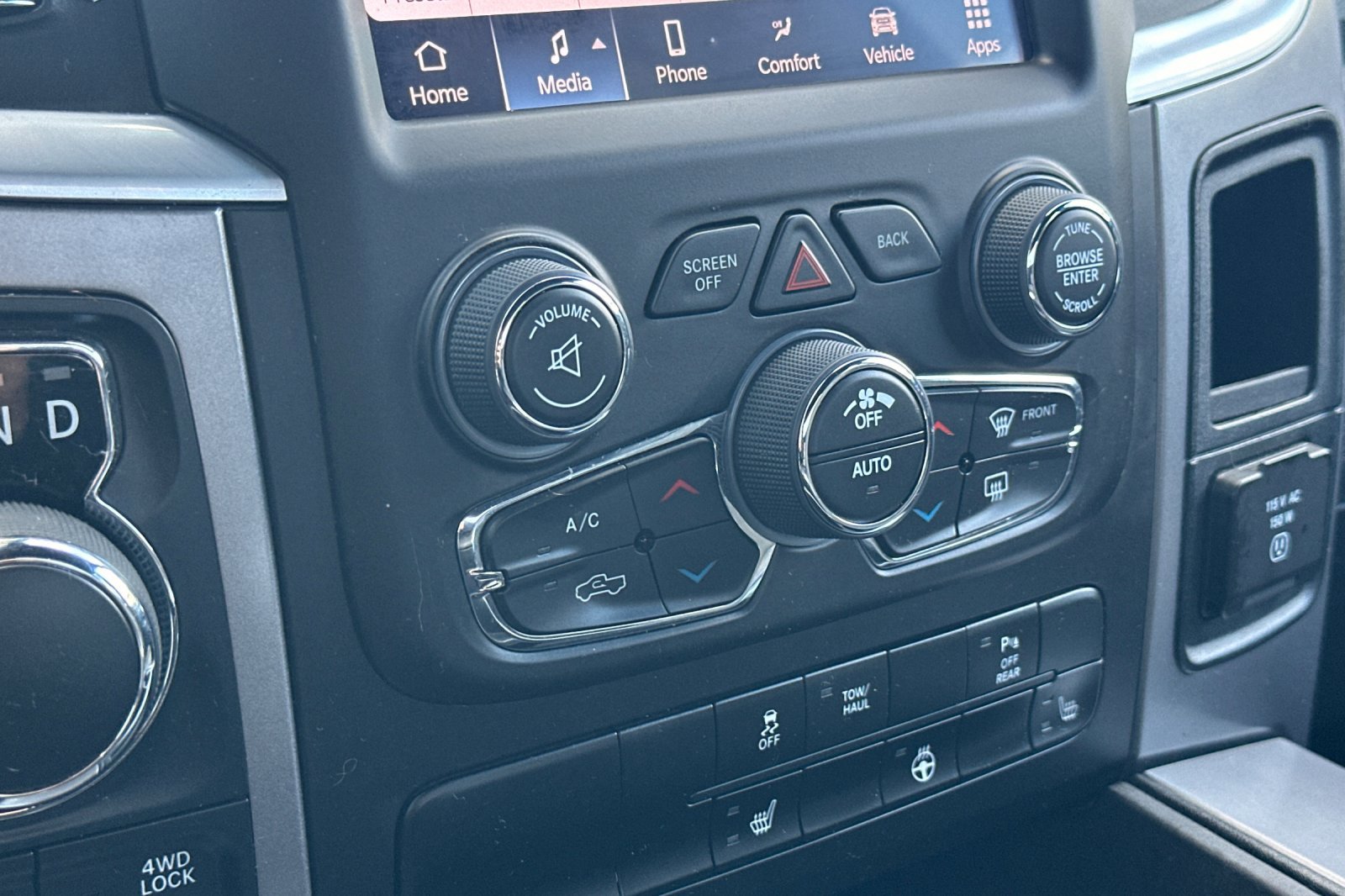 Used 2024 RAM 1500 Classic Warlock image 20