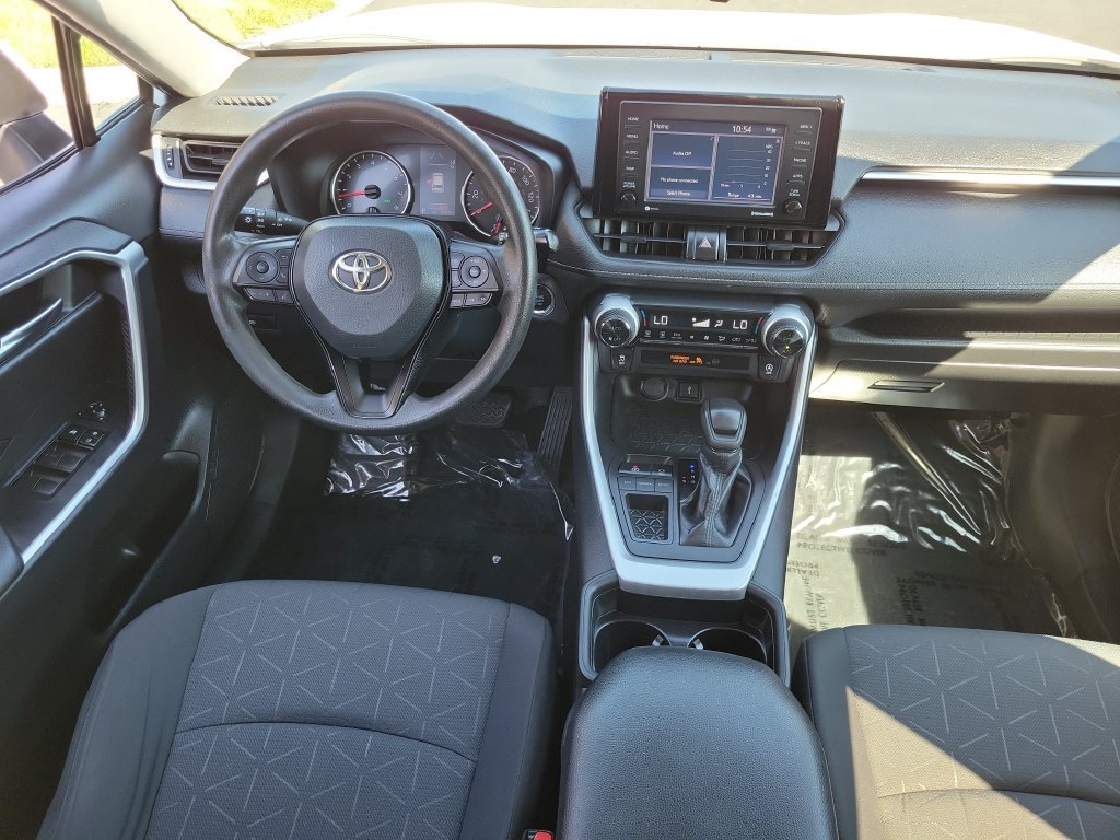 Used 2021 Toyota RAV4 XLE w/ Carpet Mat Package (TMS) FWD image 13