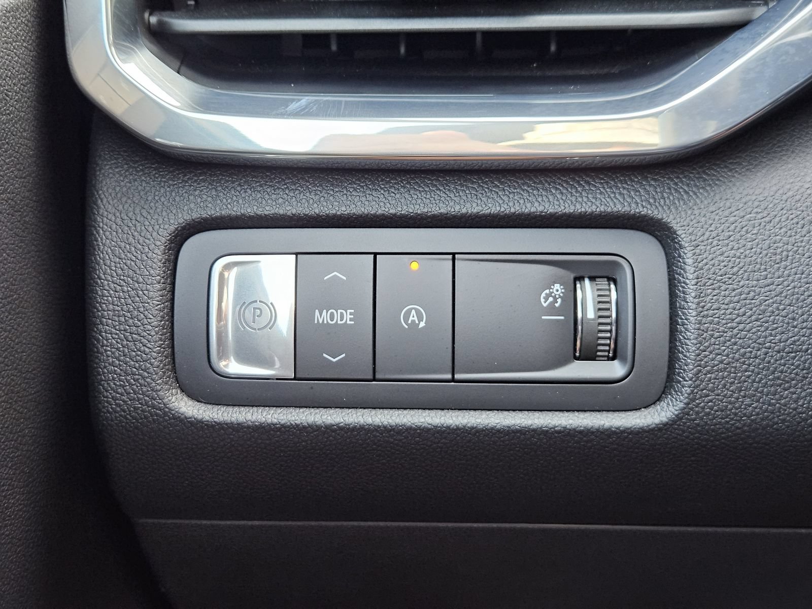 Certified 2026 GMC Acadia Elevation w/ Elevation Premium Package FWD image 23