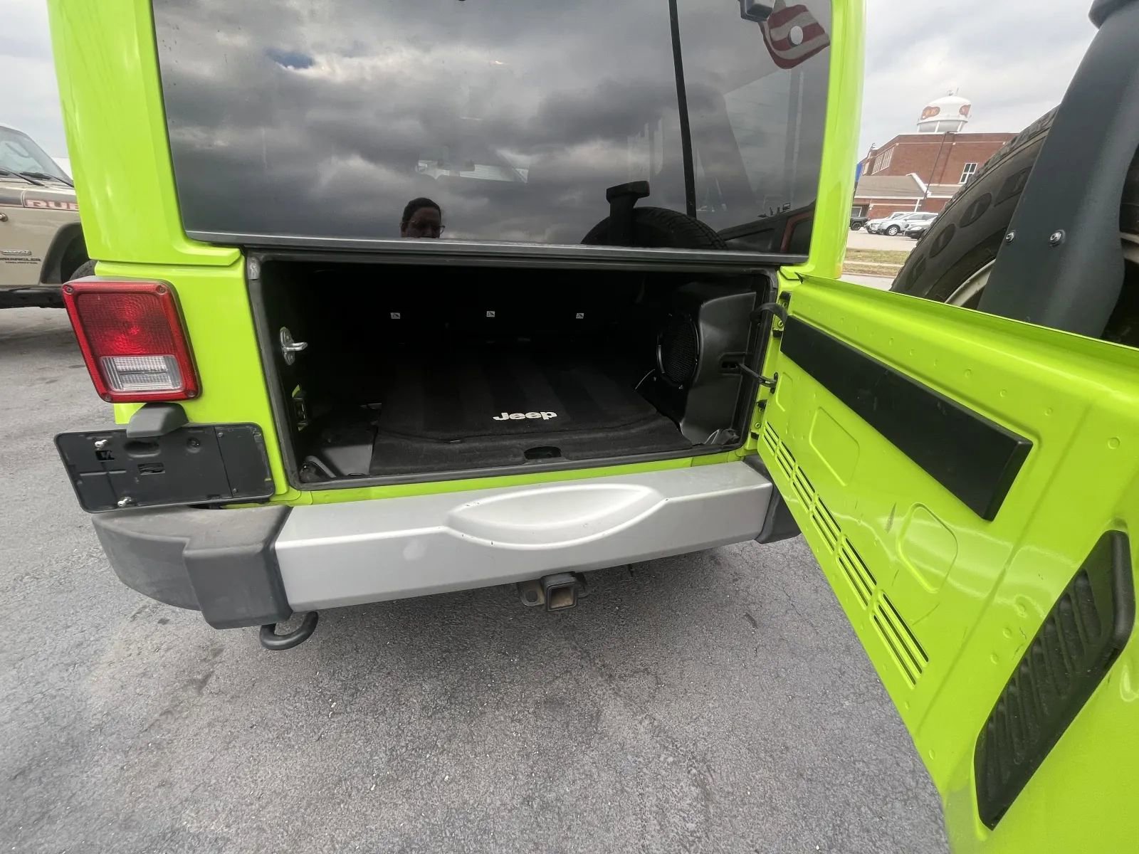 Used 2012 Jeep Wrangler Unlimited Sahara w/ Connectivity Group image 16