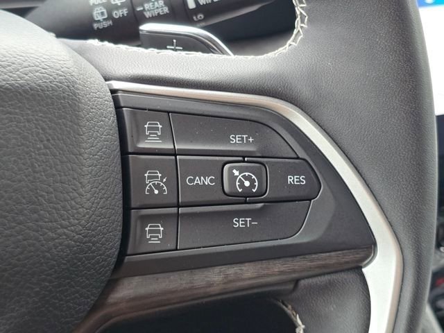 Used 2024 Jeep Grand Cherokee L Limited AWD/4WD image 19