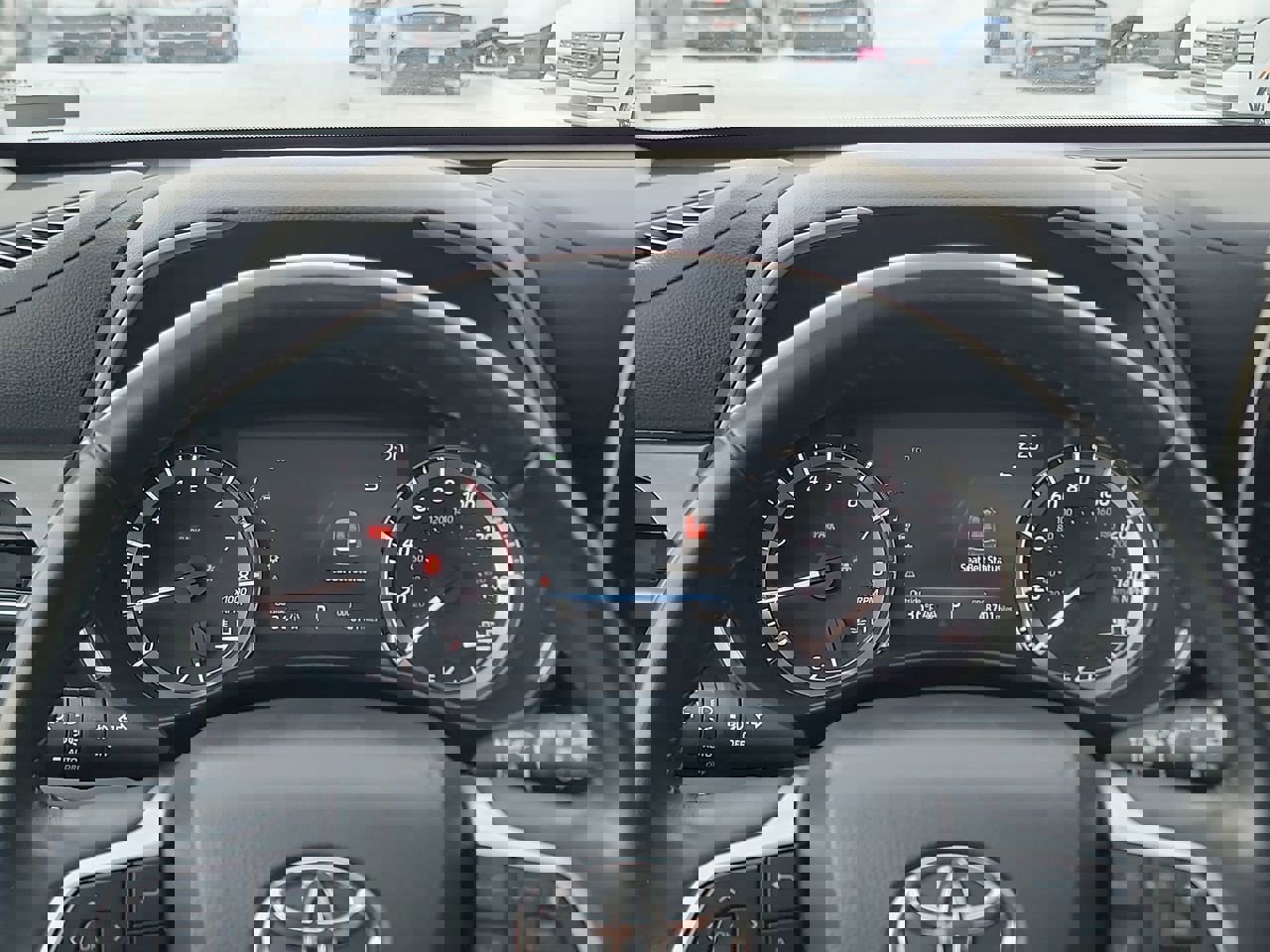 Used 2023 Toyota Highlander XLE image 15