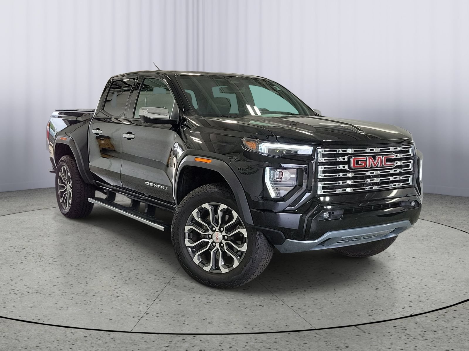 Used 2025 GMC Canyon Denali