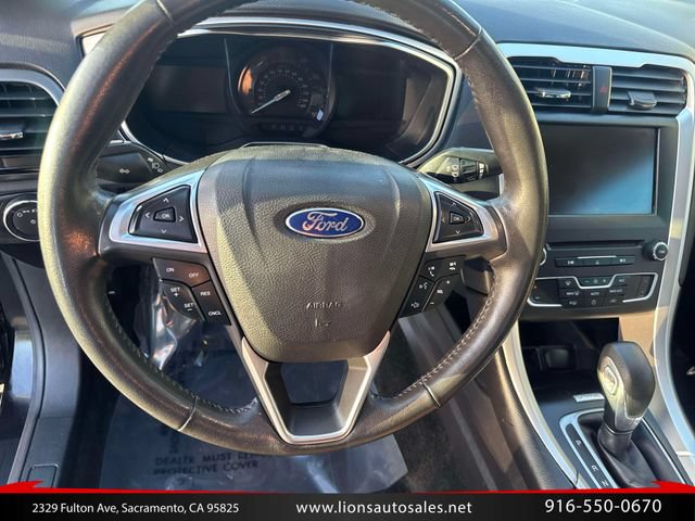 Used 2016 Ford Fusion SE FWD image 16