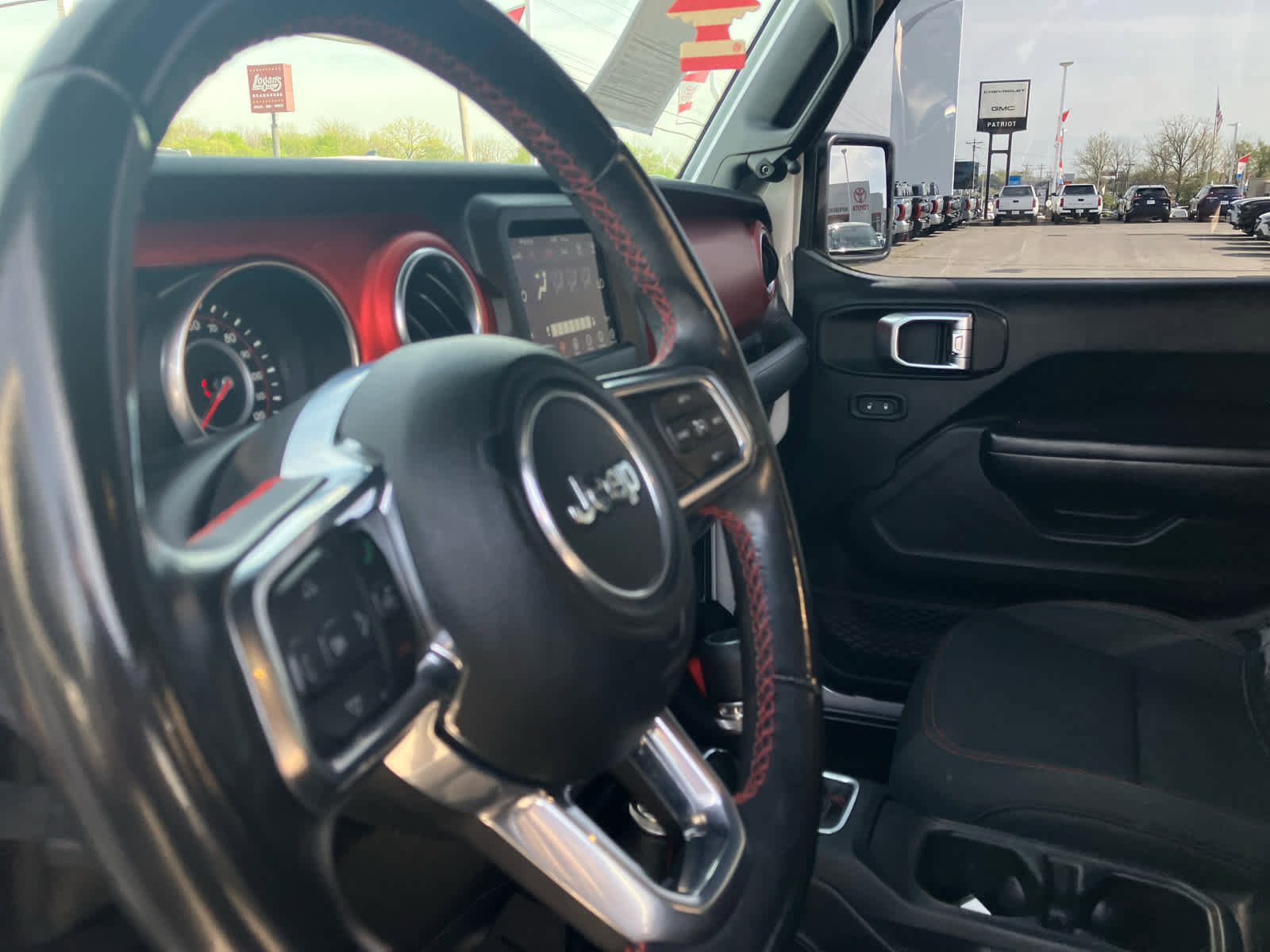 Used 2020 Jeep Gladiator Rubicon w/ Auxiliary Switch Group image 9