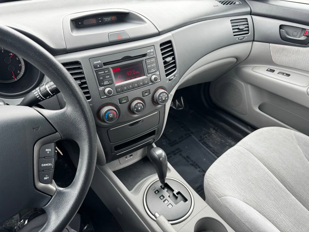 Used 2010 Kia Optima LX image 18