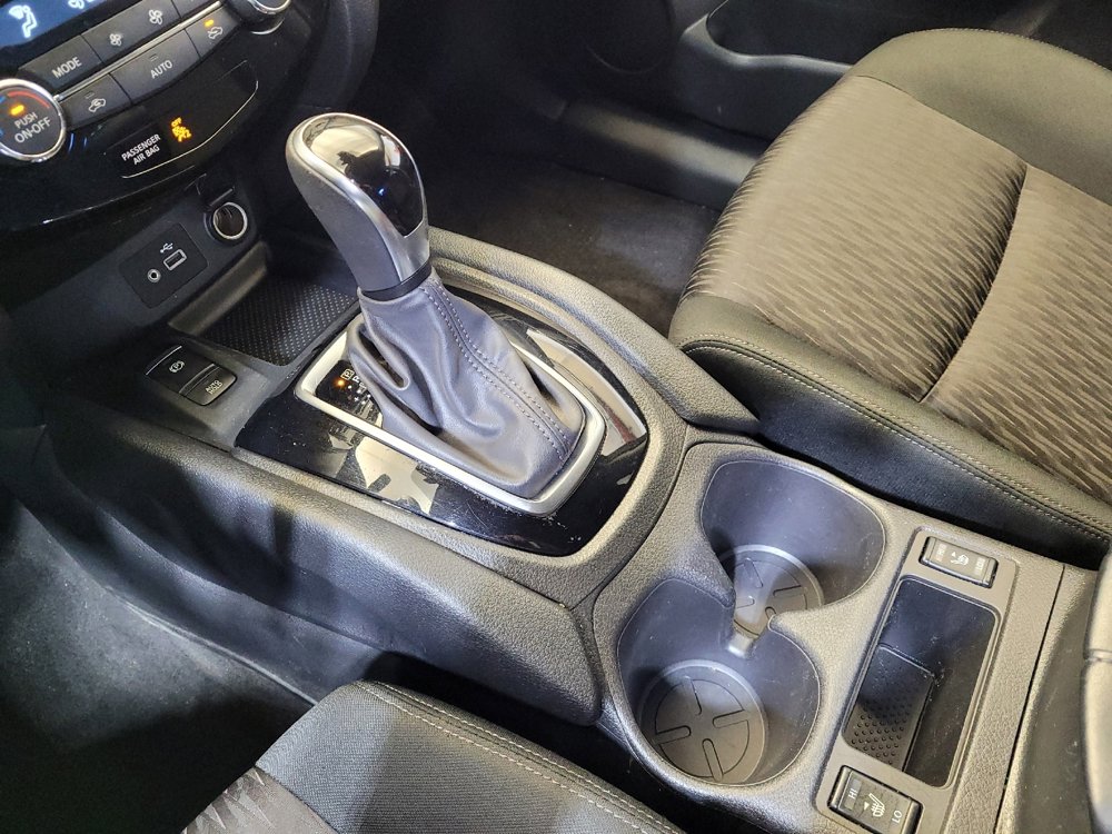 Used 2019 Nissan Rogue SV w/ Premium Package image 26