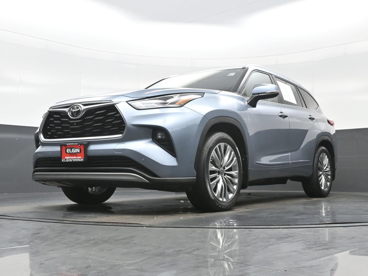 Used 2023 Toyota Highlander Platinum AWD/4WD image 32