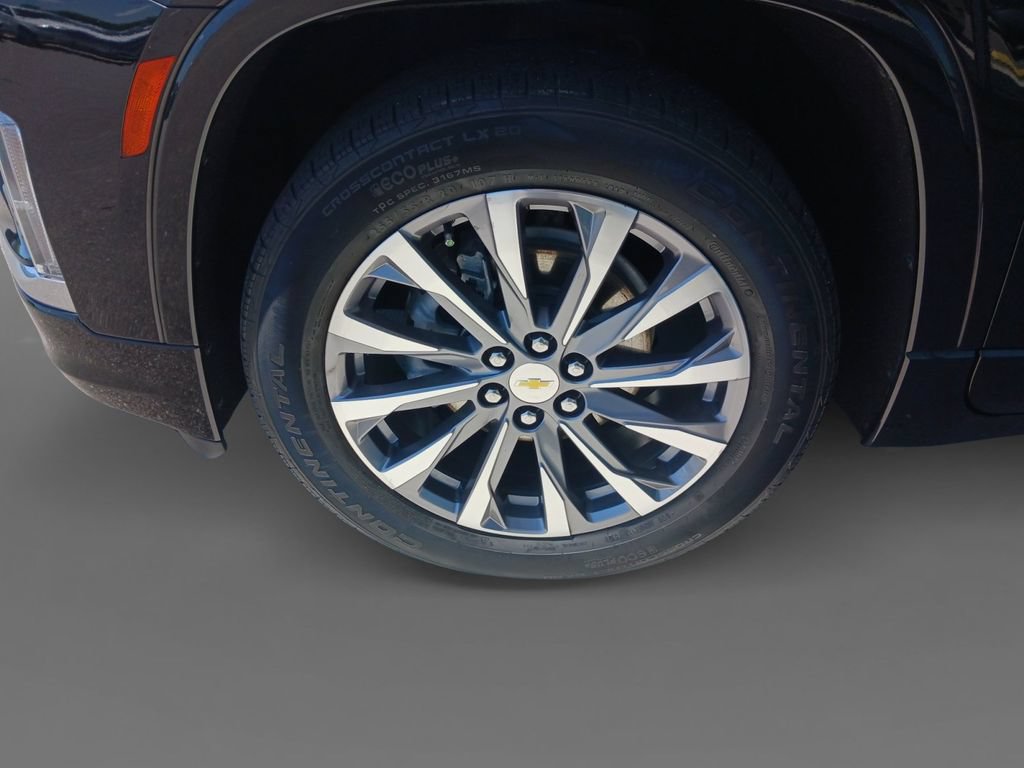 Used 2022 Chevrolet Traverse Premier FWD image 14