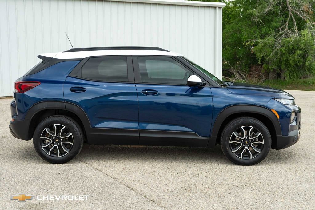 Used 2022 Chevrolet TrailBlazer ACTIV w/ Convenience Package FWD image 4