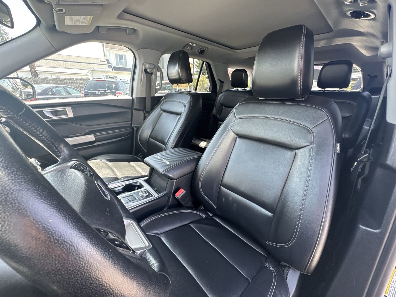 Used 2021 Ford Explorer XLT w/ Equipment Group 202A AWD/4WD image 2