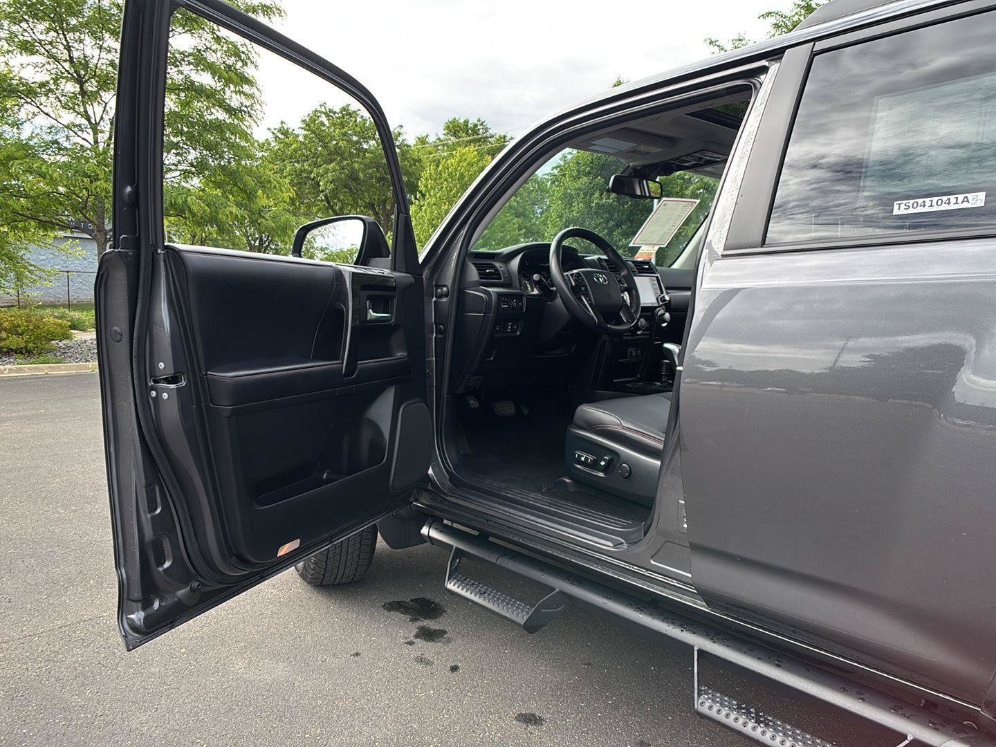 Used 2023 Toyota 4Runner TRD Off-Road Premium w/ Off Road Premium Plus Package AWD/4WD image 2