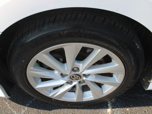 Used 2021 Toyota Camry LE image 22