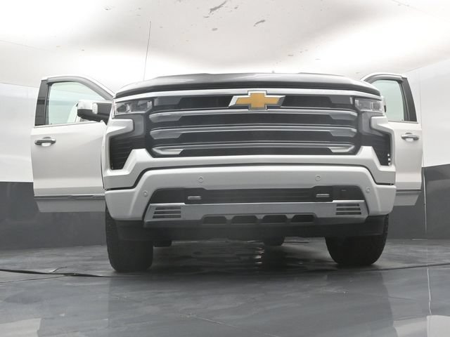 Used 2024 Chevrolet Silverado 1500 High Country w/ Z71 Off-Road Package AWD/4WD image 65