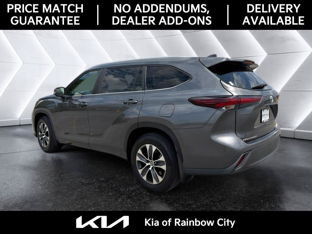Used 2024 Toyota Highlander XLE FWD image 7