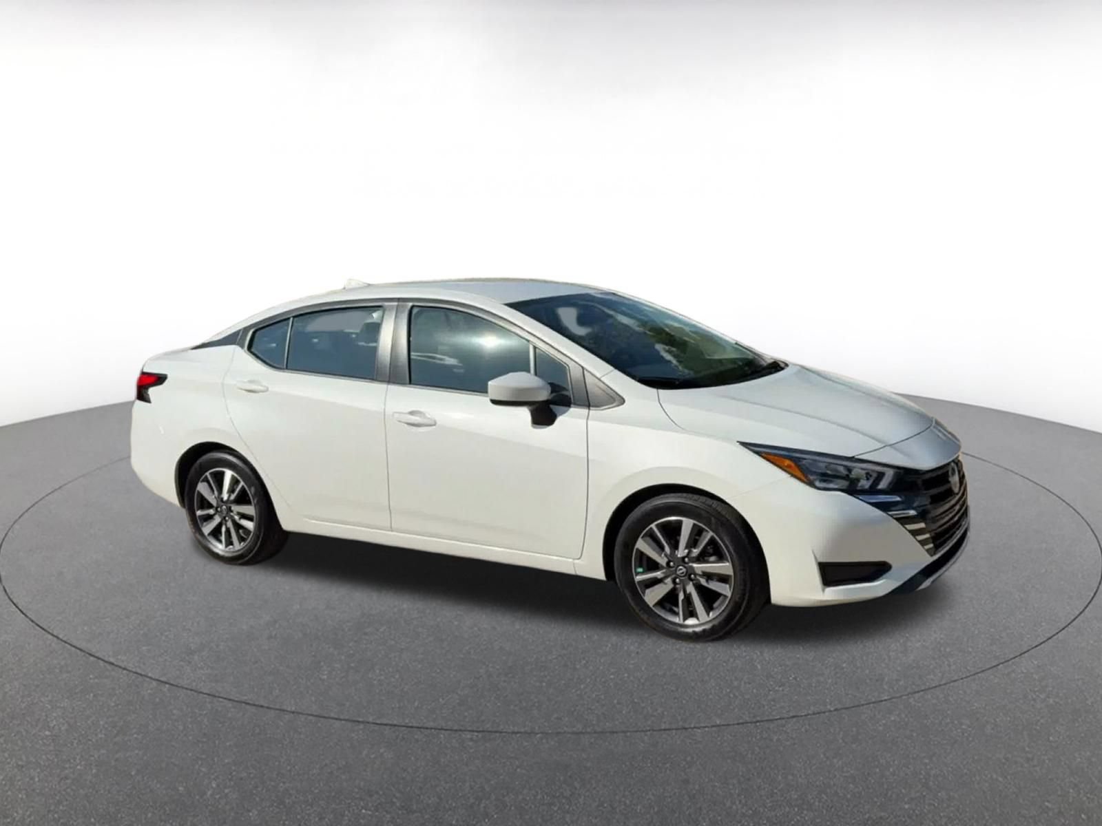 Used 2025 Nissan Versa SV FWD video 2