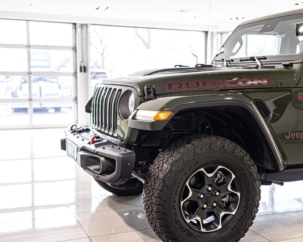 Used 2023 Jeep Wrangler Unlimited Rubicon w/ Dual Top Group AWD/4WD image 5