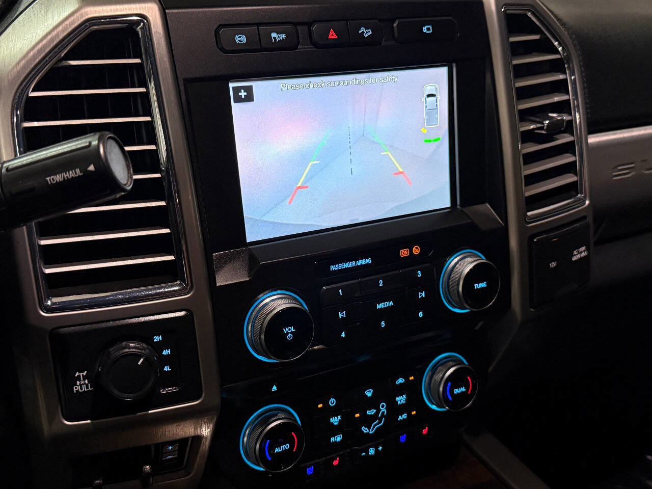 Used 2017 Ford F250 Platinum w/ FX4 Off-Road Package image 62