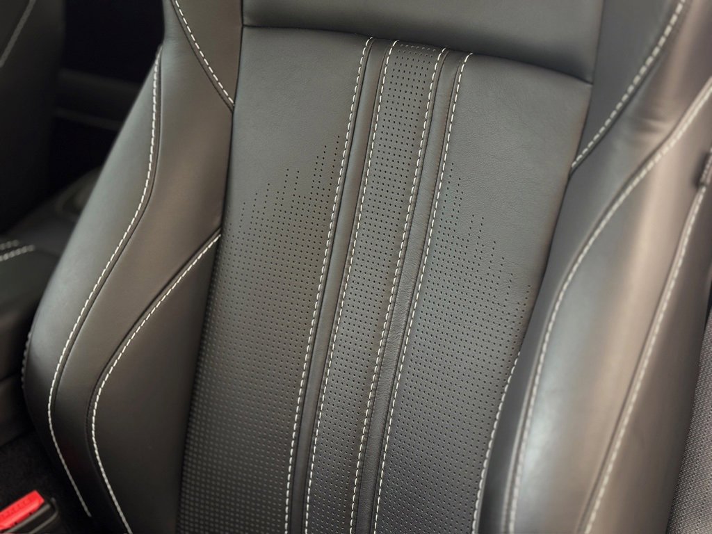 Used 2021 Aston Martin V8 Vantage Coupe image 11