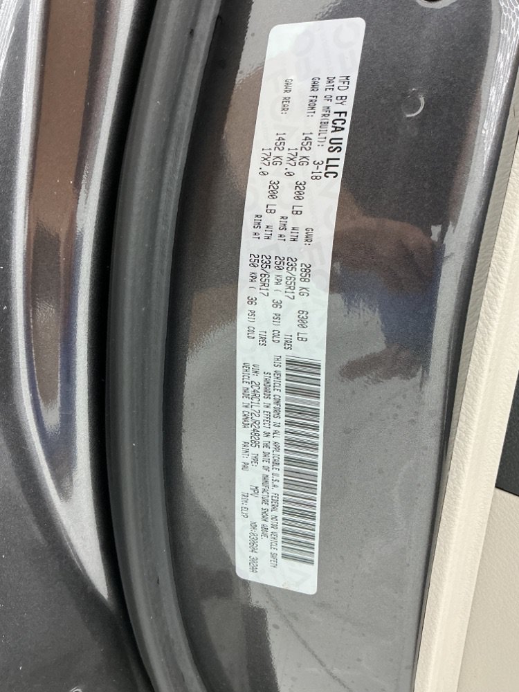 Used 2018 Chrysler Pacifica Touring-L FWD image 51