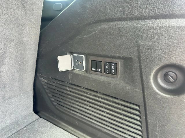 Used 2023 GMC Yukon AT4 w/ Technology Package AWD/4WD image 21