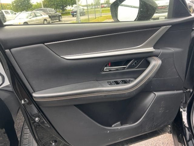Used 2025 MAZDA CX-70 3.3 Turbo w/ Preferred Package AWD/4WD image 9