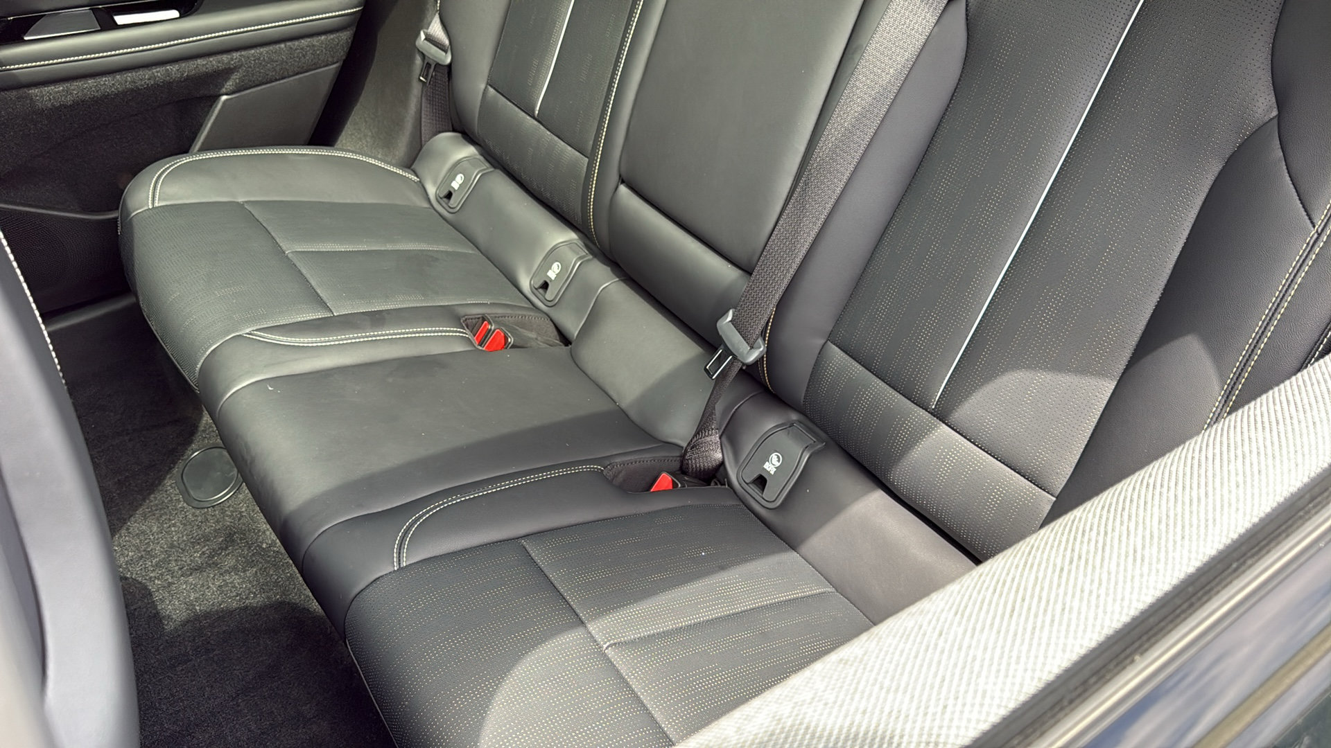 Used 2025 Cadillac Optiq Luxury 2 w/ LPO, Floor Liner Package AWD/4WD image 28