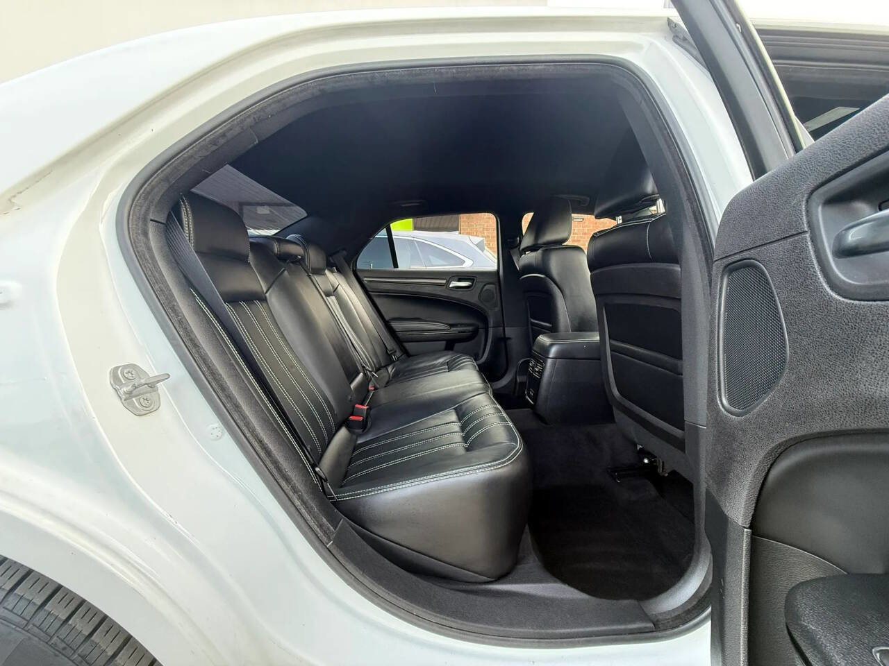 Used 2016 Chrysler 300 S image 10