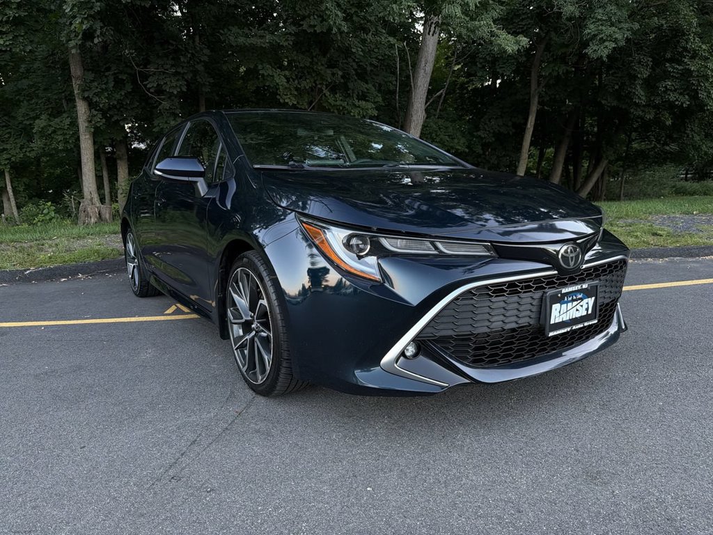 Used 2019 Toyota Corolla XSE FWD image 2
