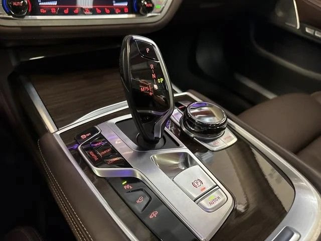 Used 2018 BMW 750i RWD image 42