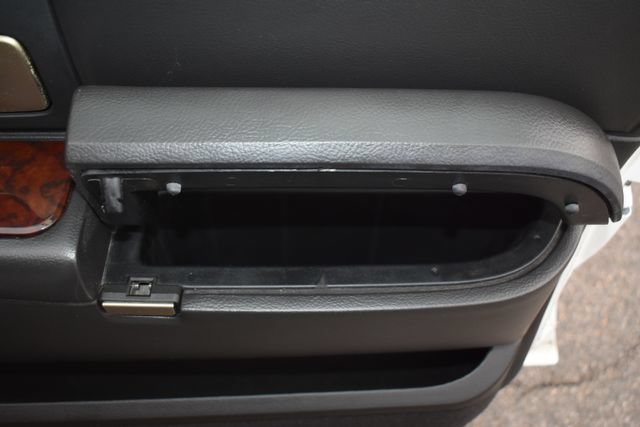 Used 2008 Lincoln Town Car Executive RWD image 43
