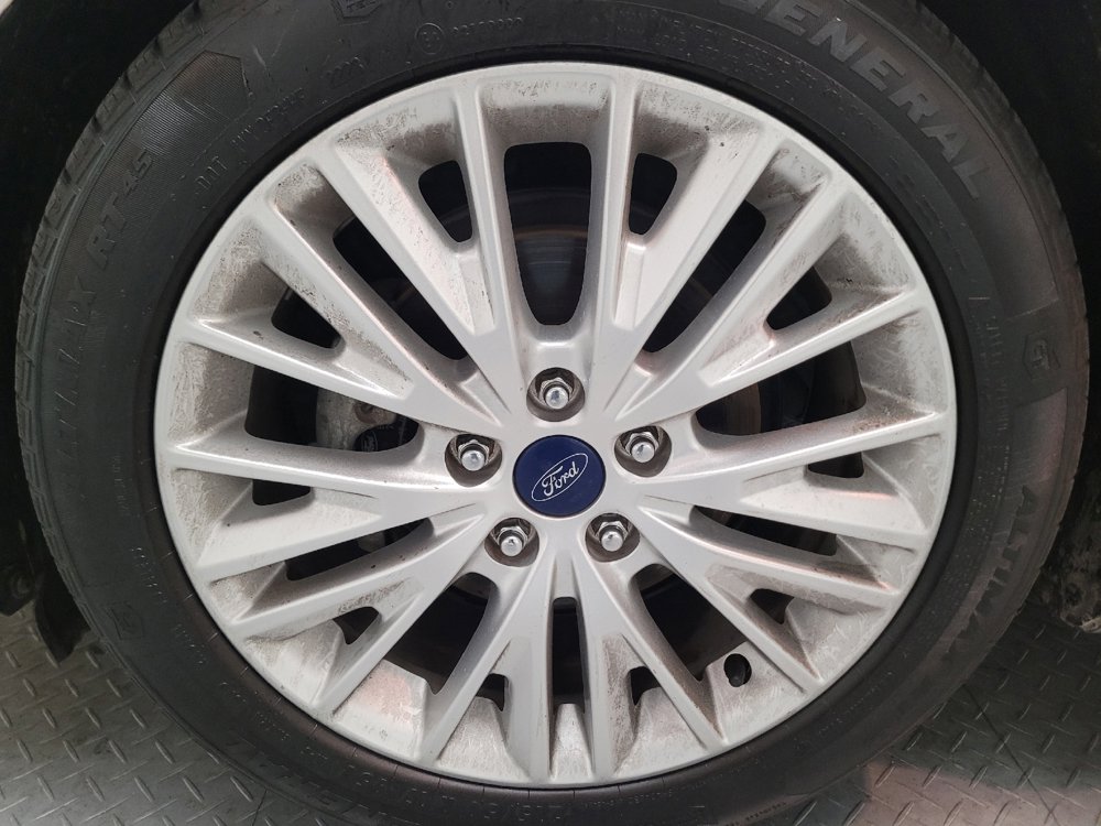 Used 2018 Ford Focus Titanium w/ Titanium Technology Package FWD image 31