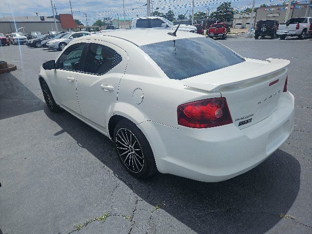 Used 2011 Dodge Avenger Heat FWD image 4