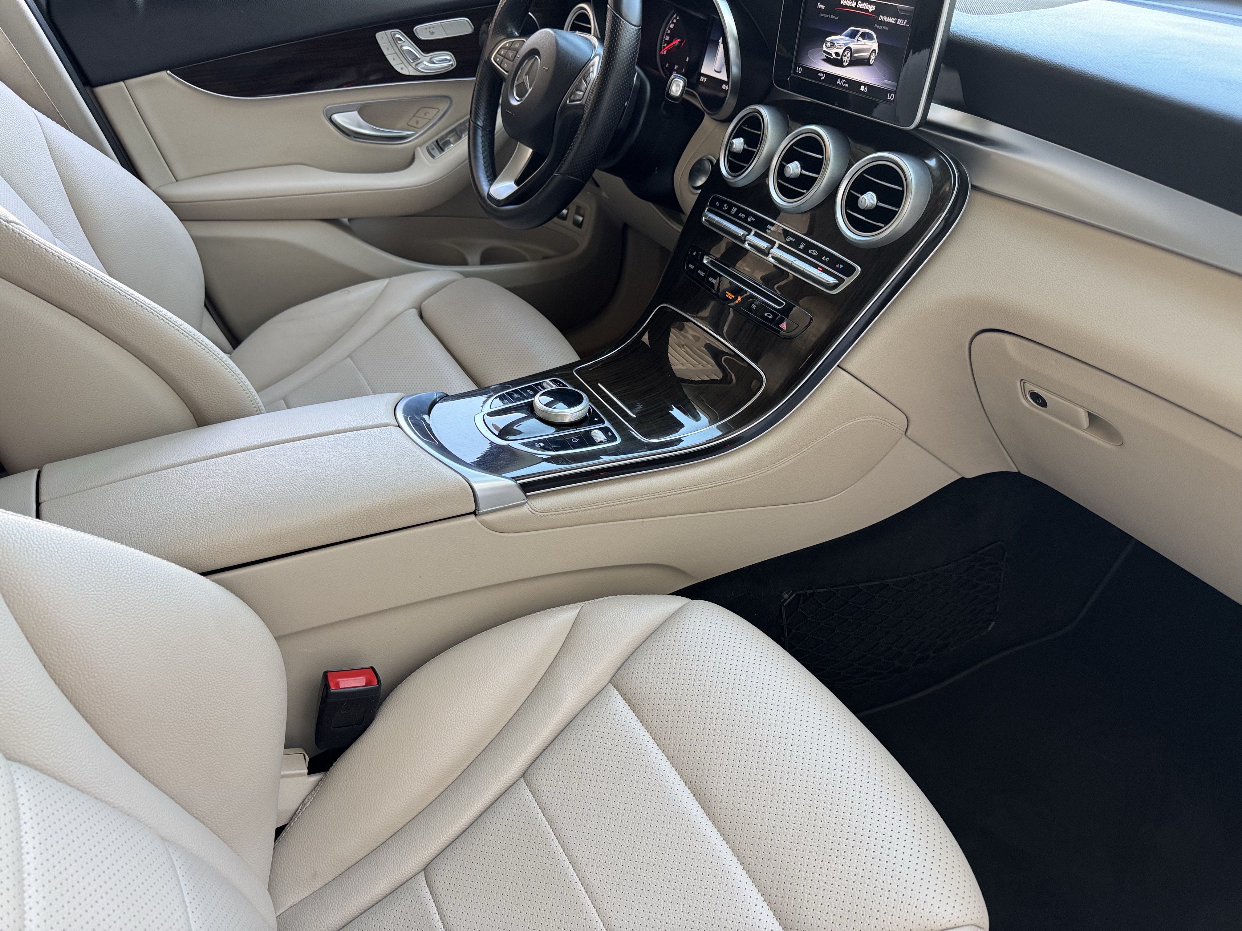 Used 2018 Mercedes-Benz GLC 350e 4MATIC image 22