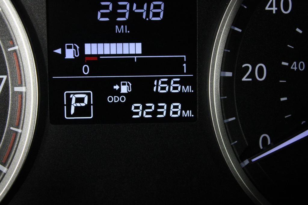 Certified 2025 Nissan Kicks Play S FWD image 27