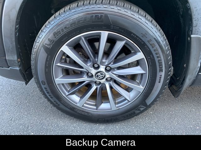 Used 2019 Toyota Highlander XLE image 10