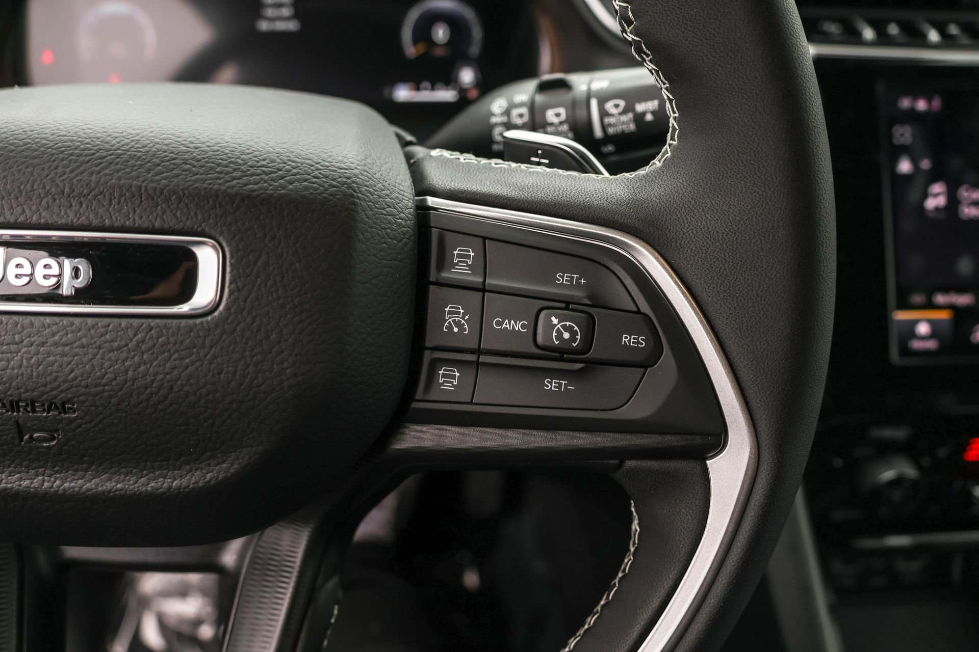 New 2025 Jeep Grand Cherokee L Altitude image 29