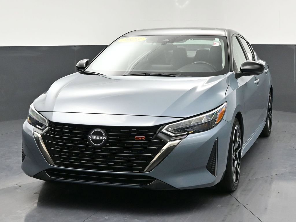 Used 2024 Nissan Sentra SR w/ SR Premium Package image 3