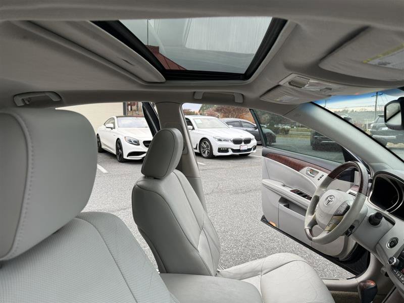 Used 2011 Toyota Avalon Limited FWD image 13