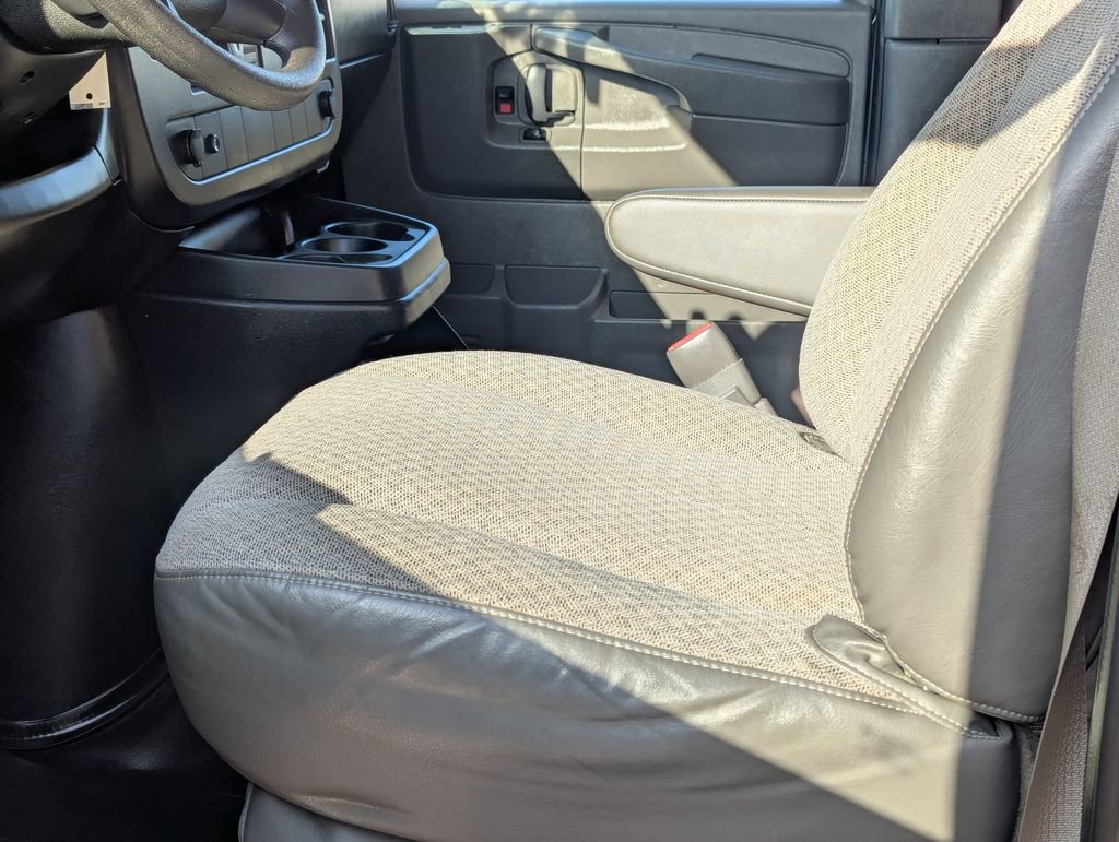 Used 2014 Chevrolet Express 3500 LS image 11