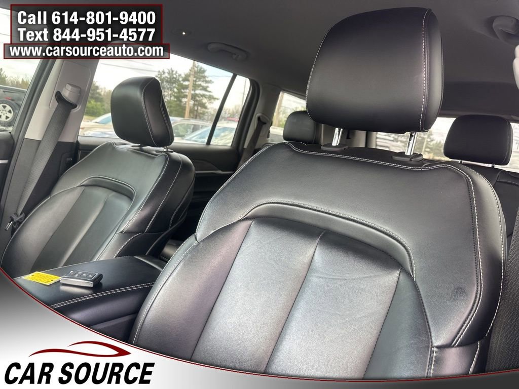 Used 2022 Jeep Grand Cherokee L Limited w/ Black Appearance Package image 9