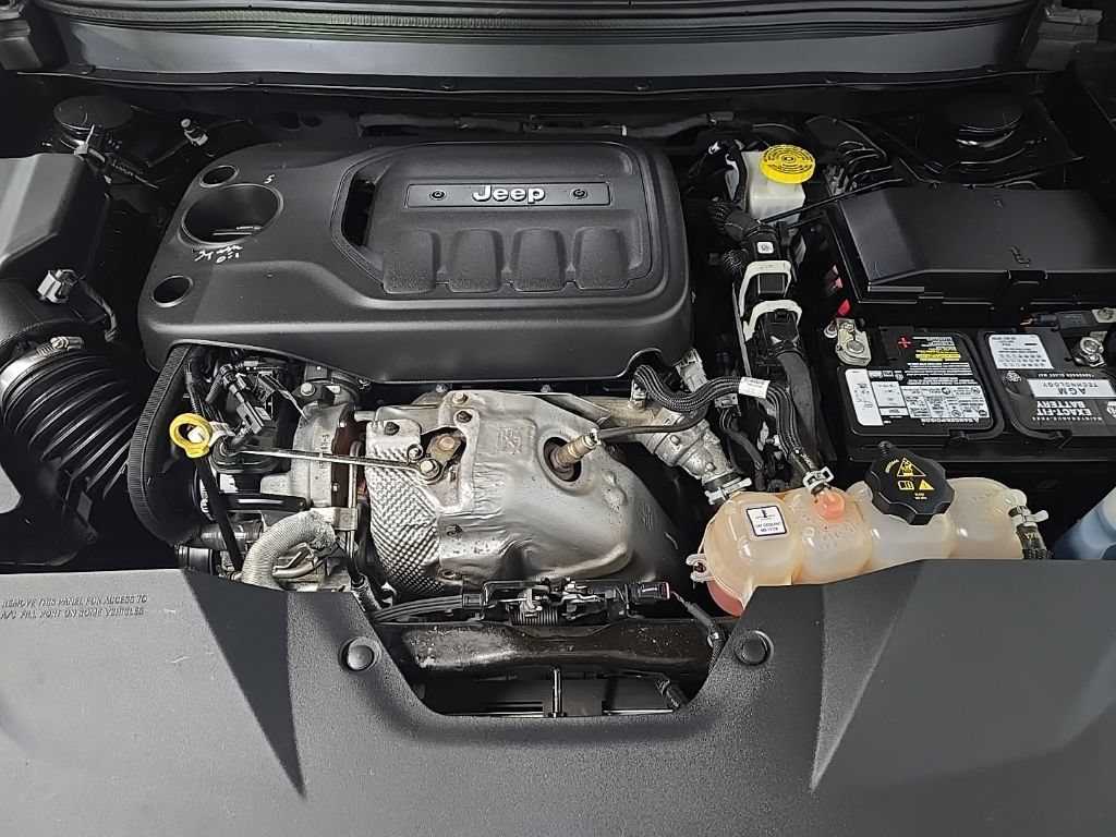 Used 2019 Jeep Cherokee Limited AWD/4WD image 13