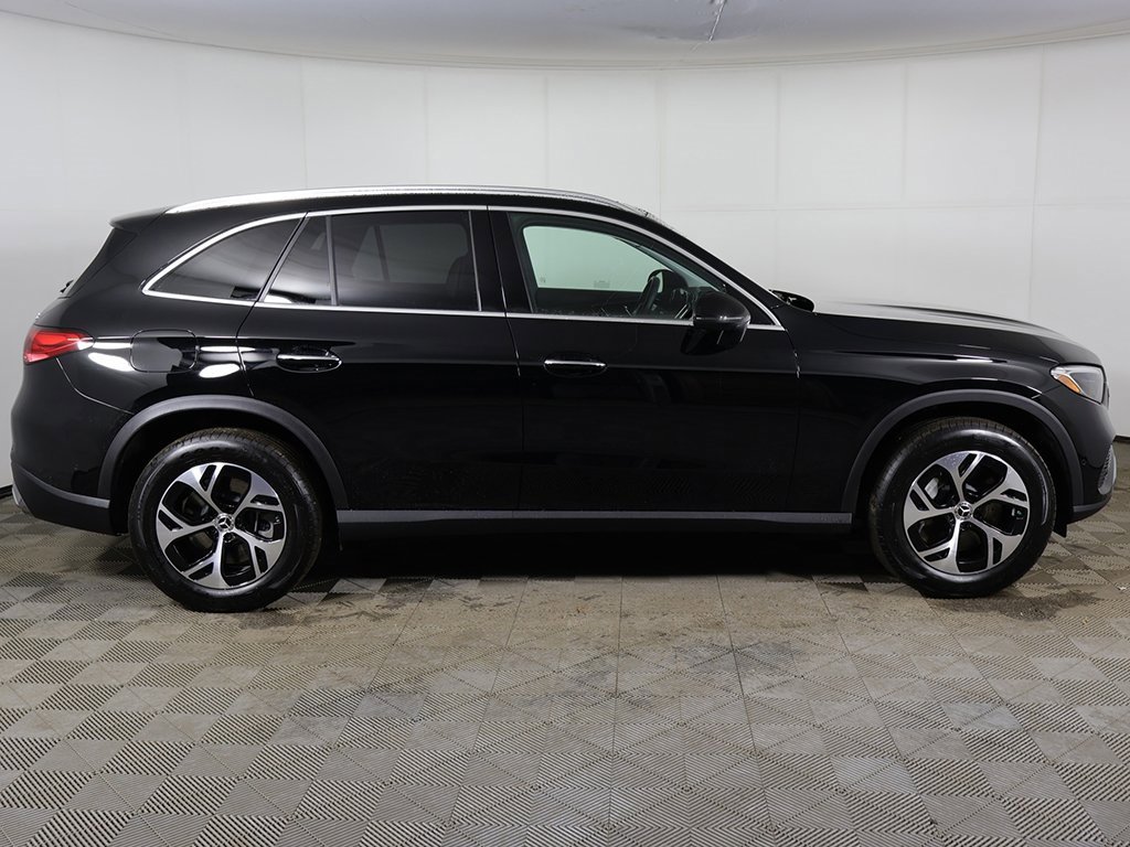 Used 2025 Mercedes-Benz GLC 350e 4MATIC image 14