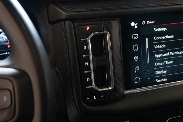 Used 2023 GMC Yukon Denali AWD/4WD image 39
